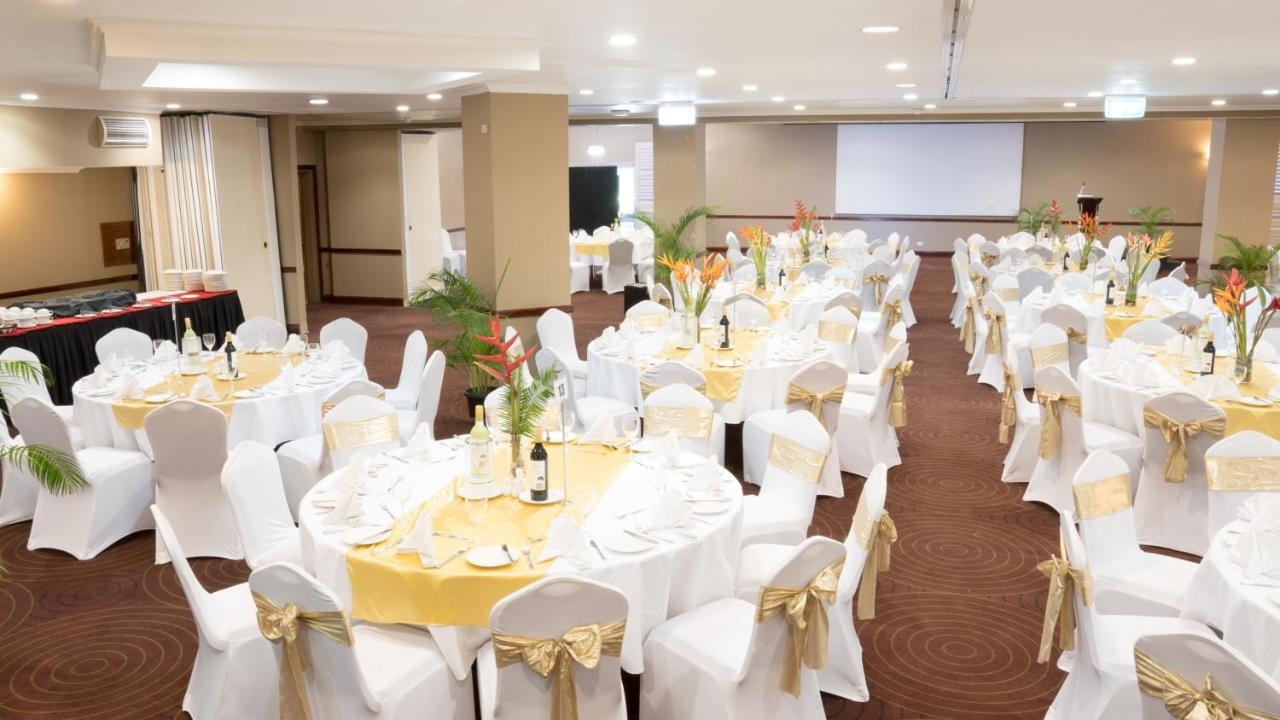 Holiday Inn & Suites Port Moresby By Ihg Buitenkant foto
