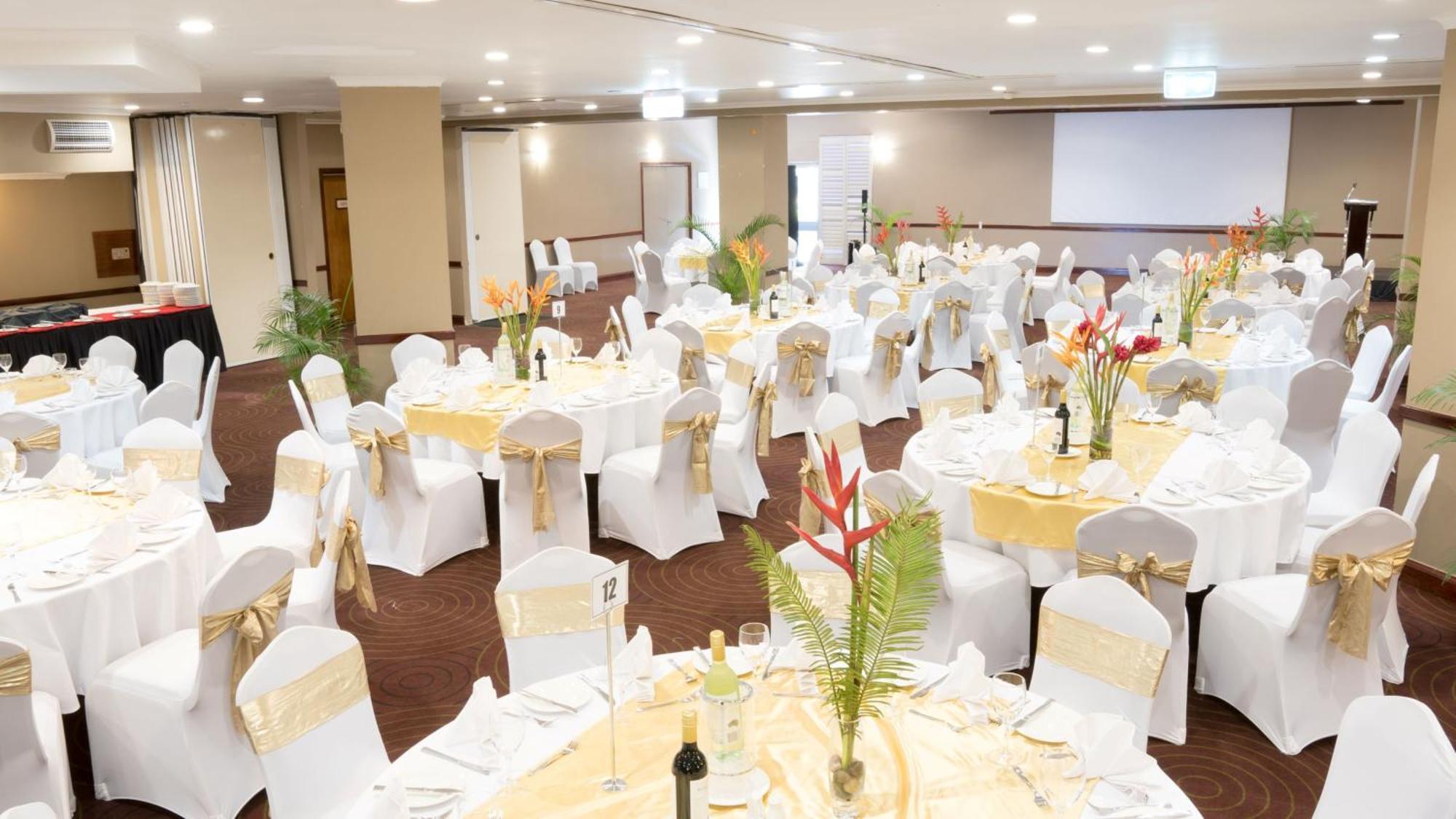 Holiday Inn & Suites Port Moresby By Ihg Buitenkant foto
